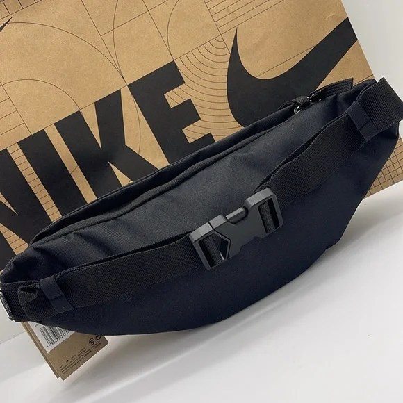 Nike Black Belt Bag Nike Heritage Waistpack (3L) & Fanny Pack
Black 
NWT - Picture 3 of 16